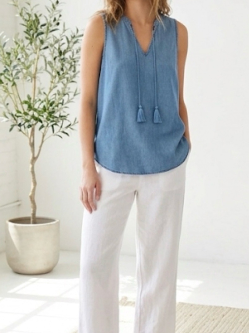 Sleeveless Chambray Tassel V-Neck Tank Top - Blue